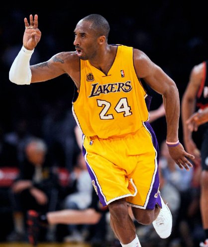 开云APP-科比生涯有几次最佳防守一阵，防守能力一直不输于进攻能力|科比·布莱恩特|湖人|科比-布莱恩特|迈克尔·乔丹|凯文-加内特_新浪体育_新浪新闻